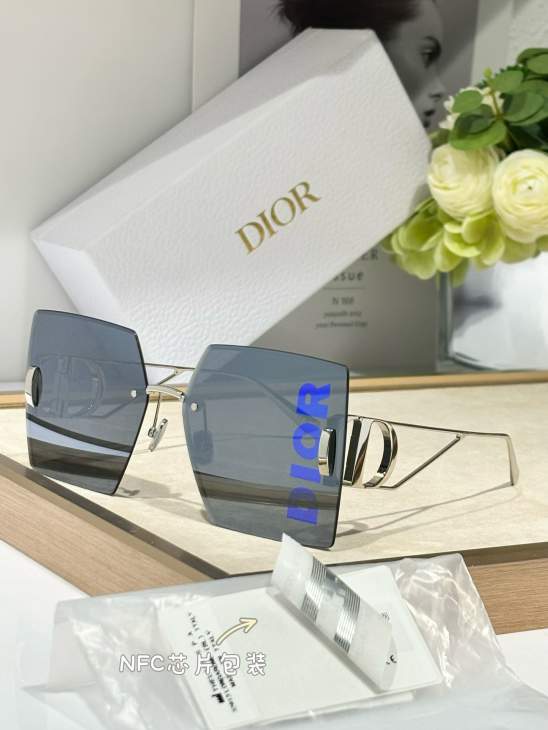 Picture of Dior Sunglasses _SKUfw76705637fw